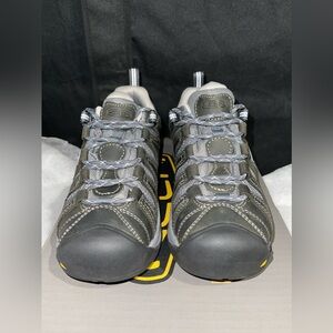 Woman's Sneakers & Athletic Shoes KEEN Utility Flint II (Soft Toe) Size 5